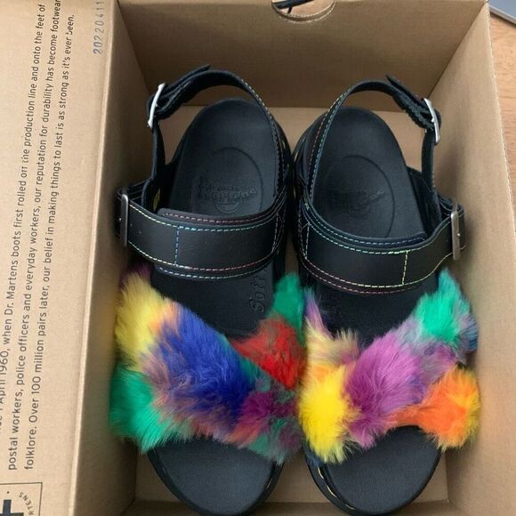 Dr. Martens | Voss II Fluffy Faux Platform Sandal - Picture 6 of 9